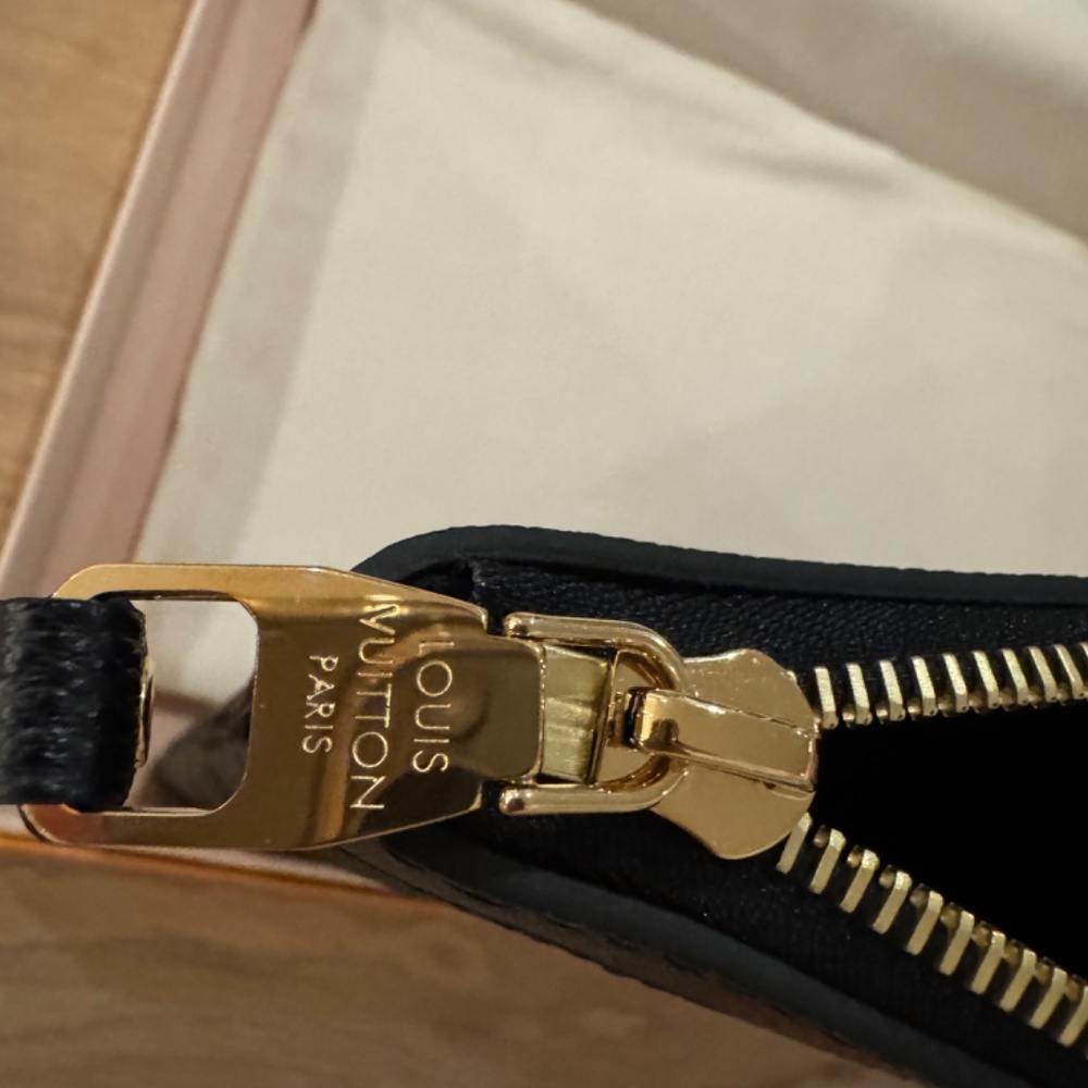 Louis Vuitton Black Empreinte Daily Pouch - Picture 4 of 8